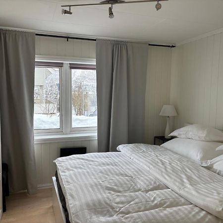 Sentral 4-Roms Leilighet I Trollbakken Tromsø Exterior foto