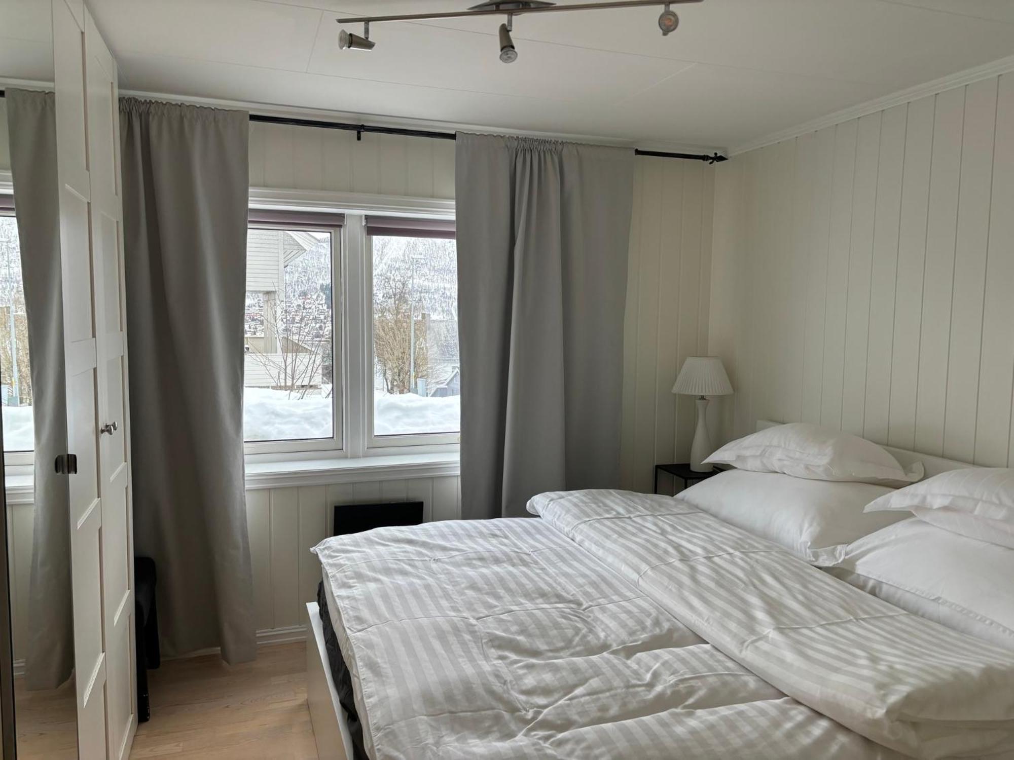 Sentral 4-Roms Leilighet I Trollbakken Tromsø Exterior foto